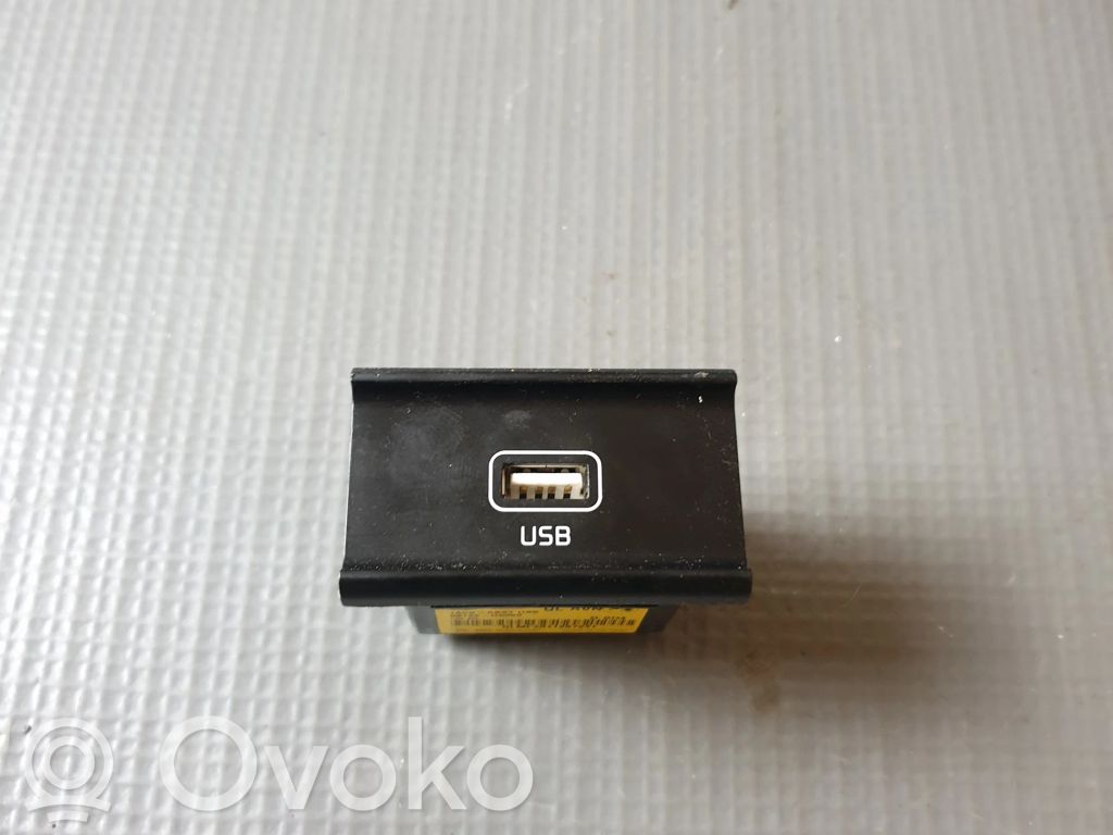 KIA Sportage Gniazdo / Złącze USB 