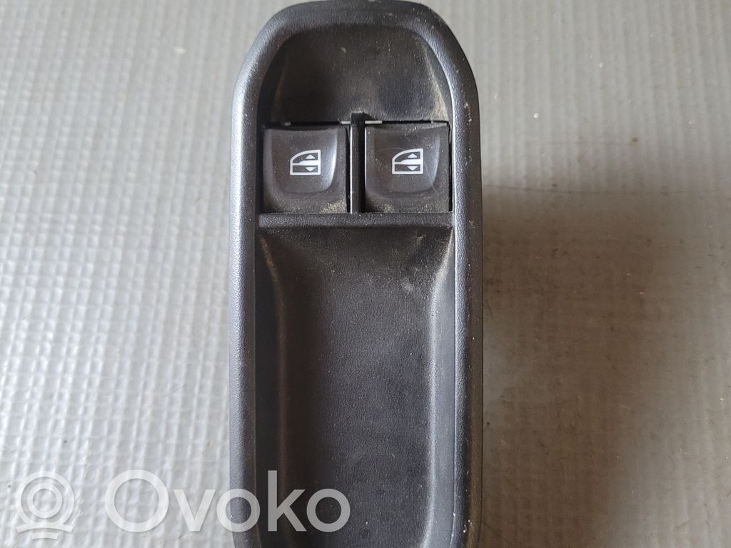 Dacia Duster II Interruptor del elevalunas eléctrico 