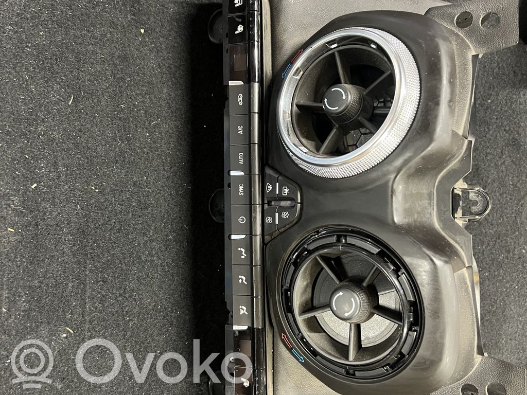 Panel klimatyzacji / Ogrzewania   84078980