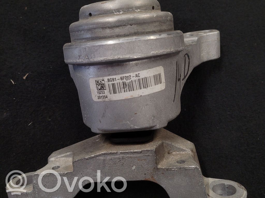 Ford Fusion II Engine mount bracket 