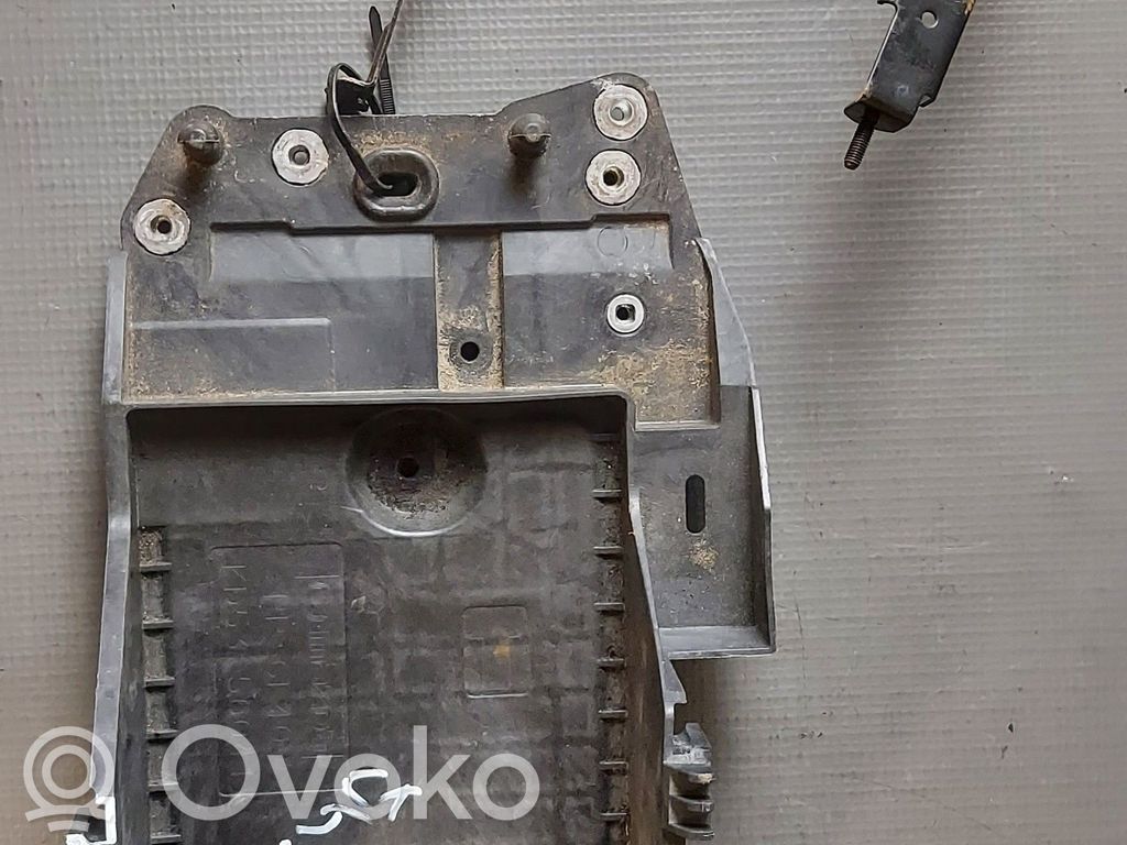 Mazda CX-5 II Akumuliatoriaus tvirtinimo padas 