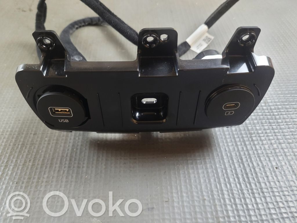 KIA EV6 USB socket connector 