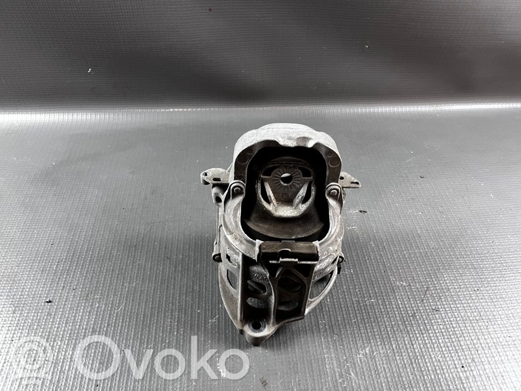 Audi SQ7 Engine mount bracket 