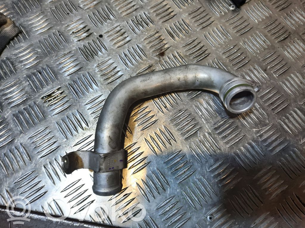Volkswagen Touareg II Engine coolant pipe/hose 
