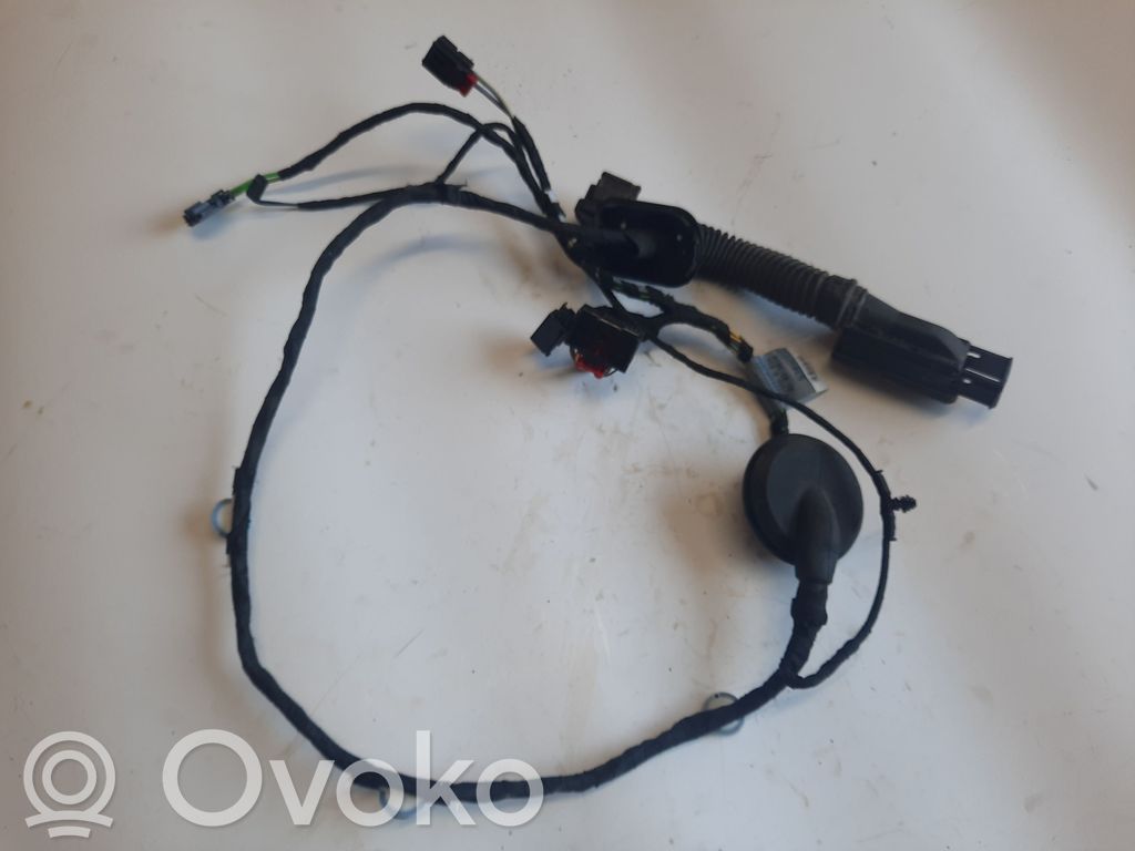 Cableado de puerta trasera   8V5971687F