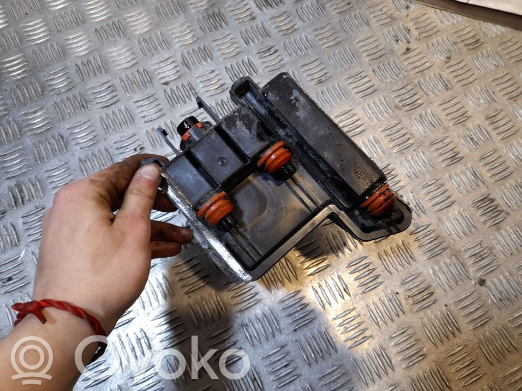 Audi A8 S8 D4 4H Ölabscheider 