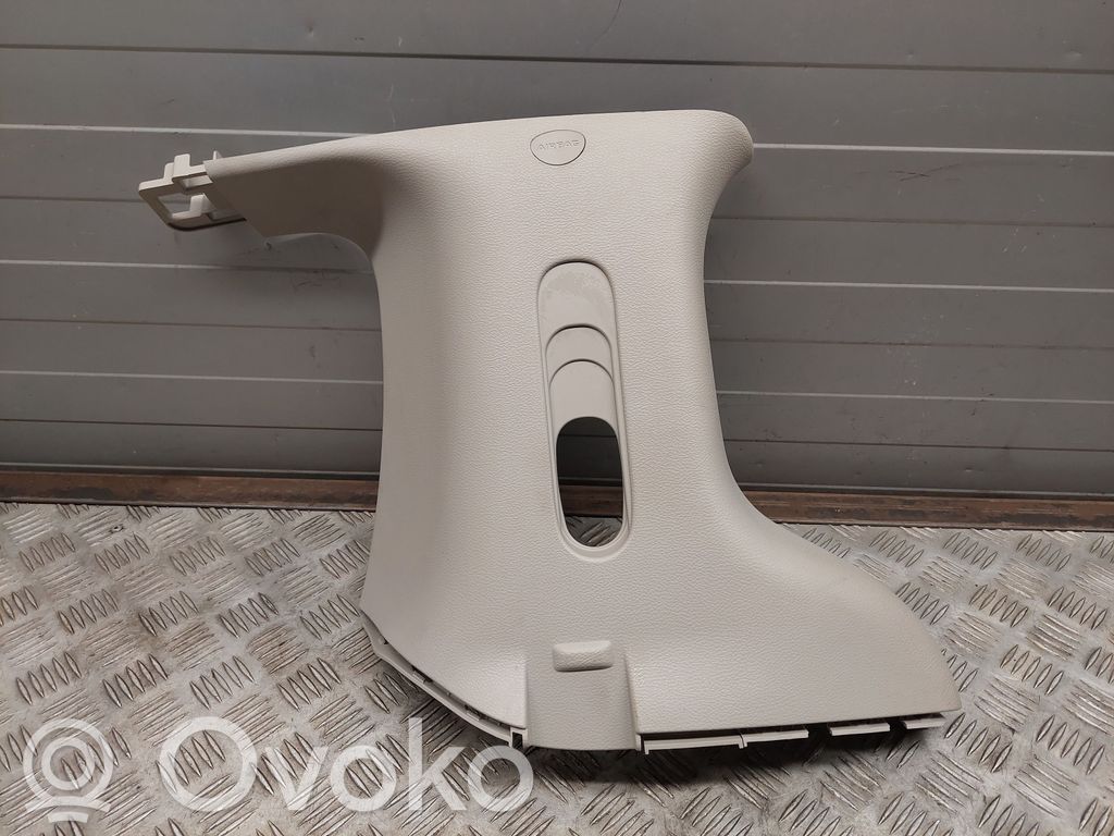 Chrysler Pacifica (C) pillar trim 