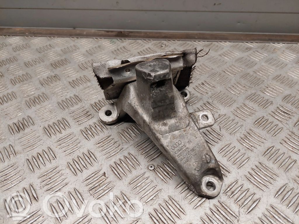 Audi Q5 SQ5 8R Engine mounting bracket 
