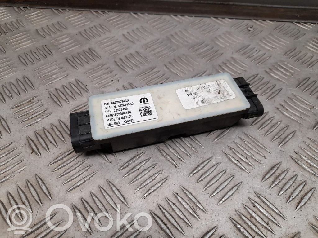 Sliding door control unit/module   68225094AD