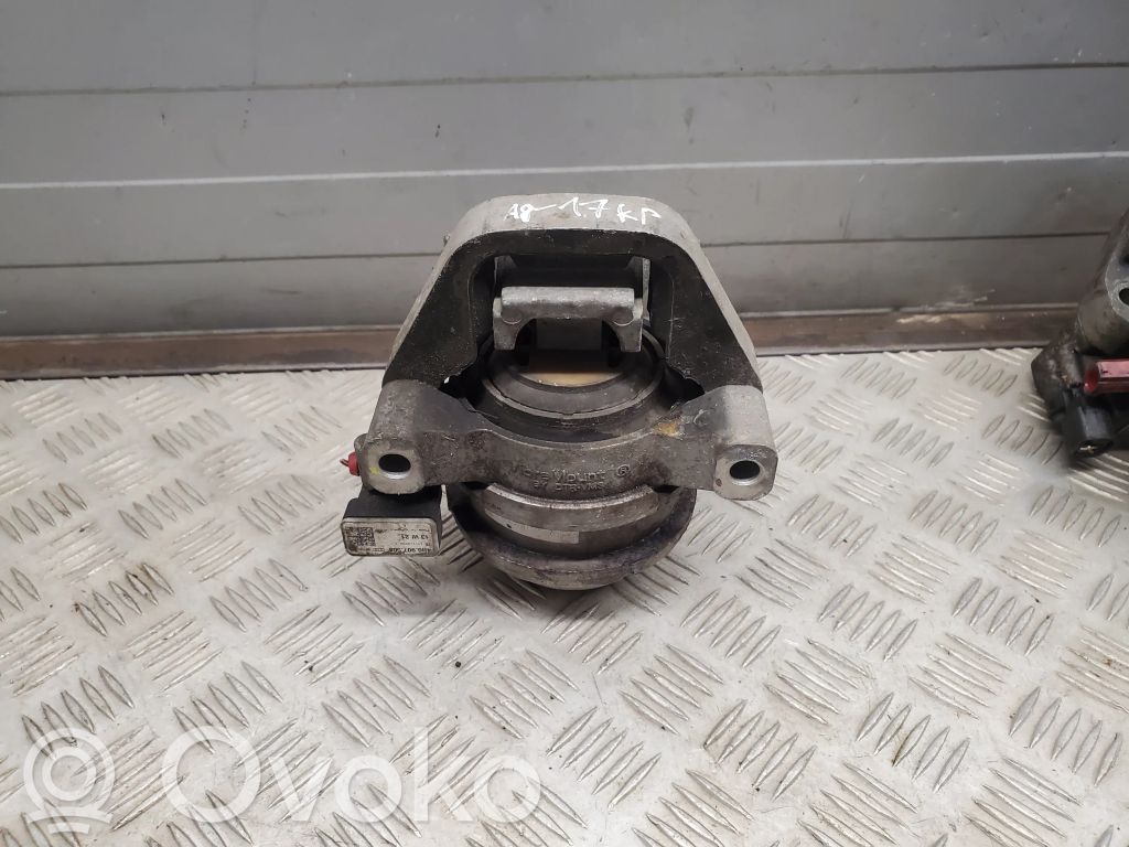 Audi A8 S8 D4 4H Engine mount bracket 