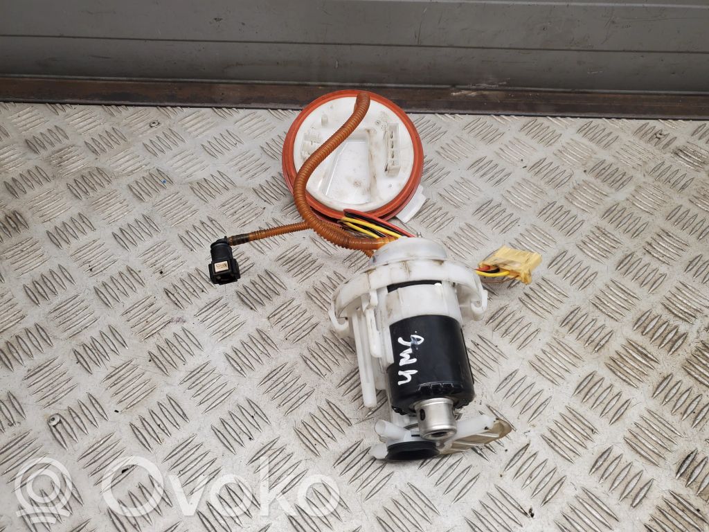 Bomba interna de combustible   4M0919087F