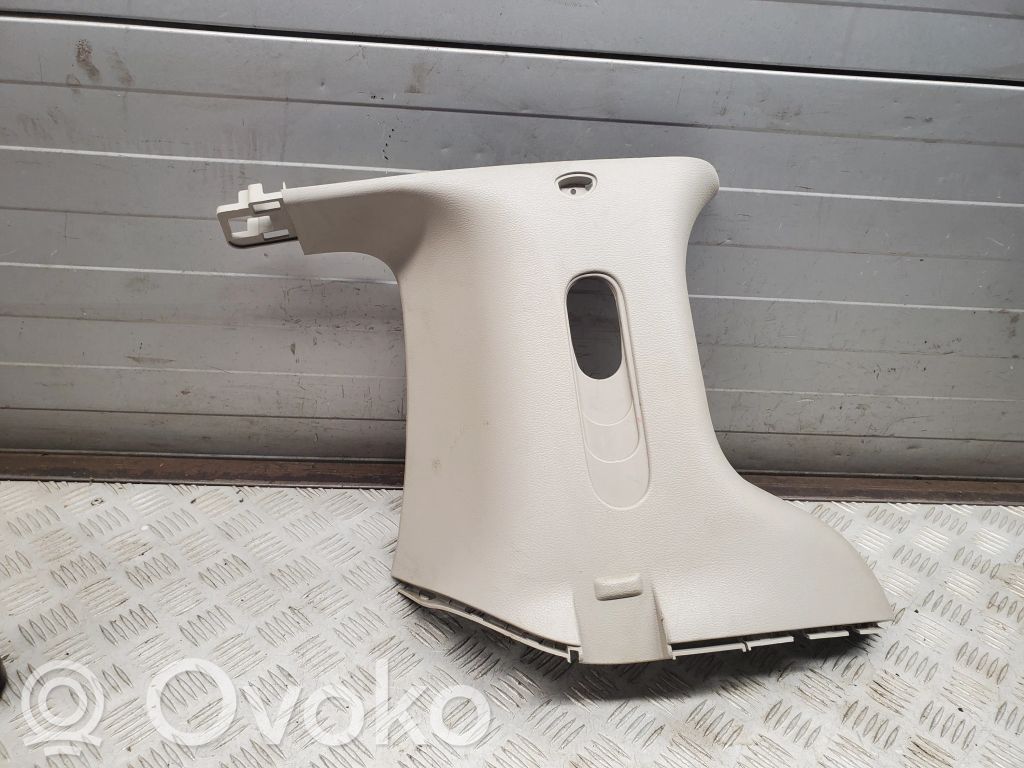 Chrysler Pacifica (C) pillar trim 