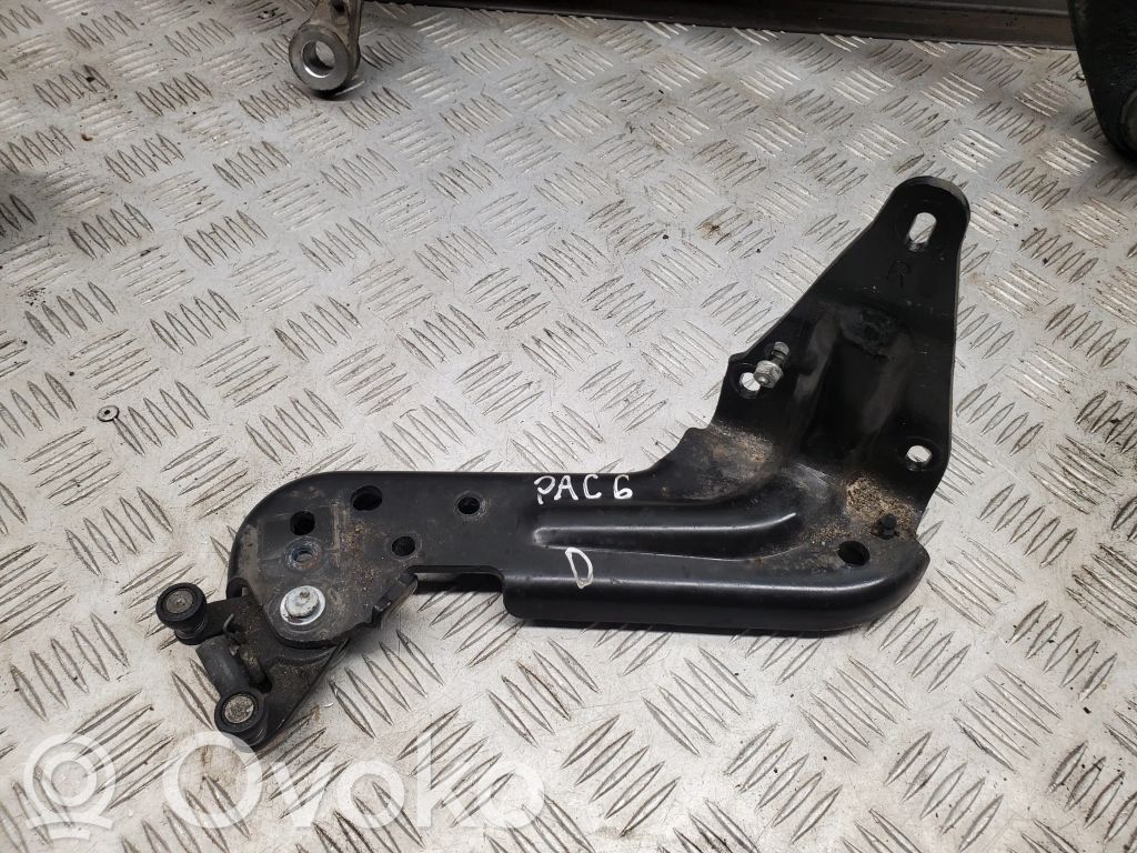 Chrysler Pacifica Sliding door lower roller guide/hinge 