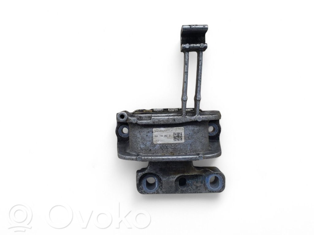 Volkswagen Tiguan Engine mount bracket 
