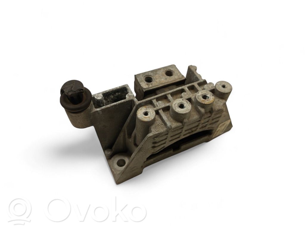 Chrysler Pacifica Gearbox mount 