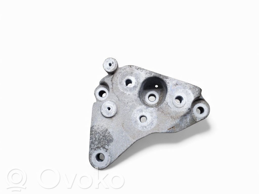 Chrysler Pacifica Gearbox mounting bracket 
