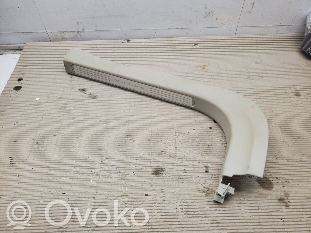 Volvo S90, V90 Copertura del rivestimento del sottoporta anteriore 