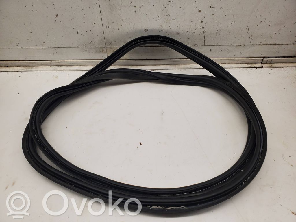 Volvo S90, V90 Gumowa uszczelka bagażnika tylnego / Na karoserii 