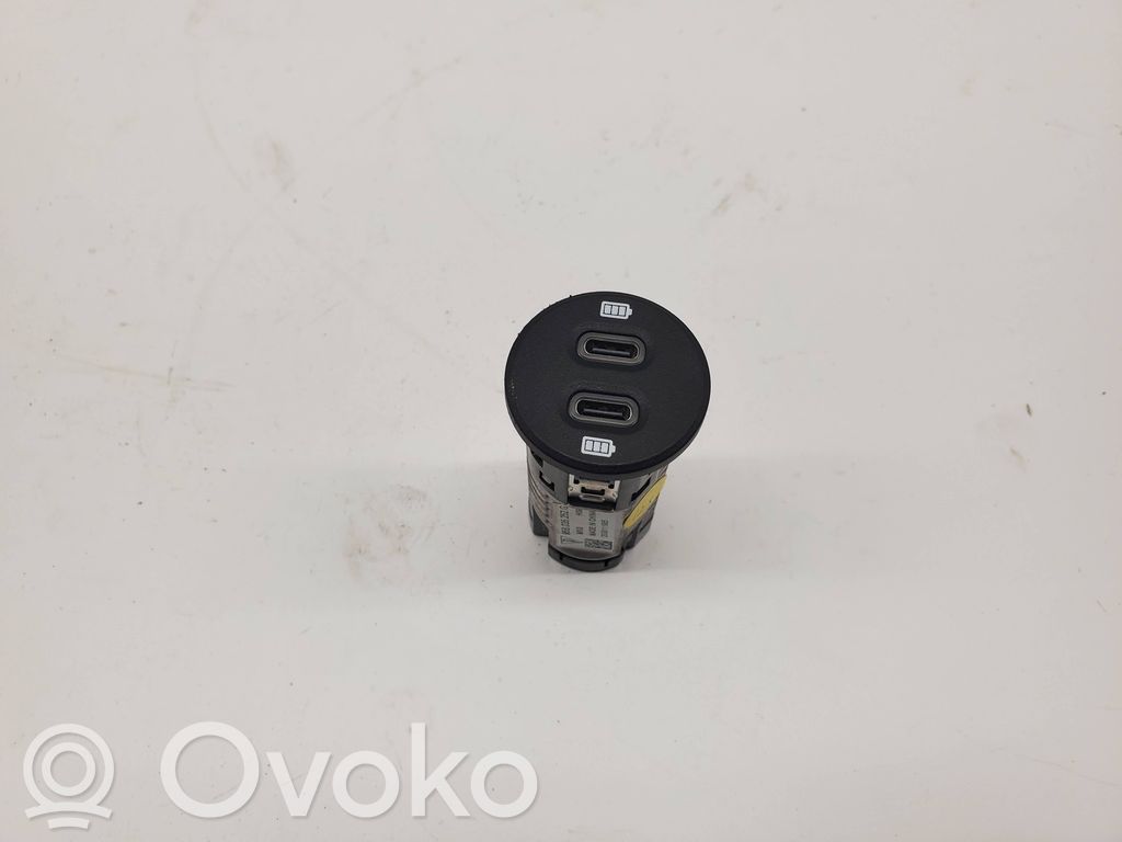 Porsche Macan (95B) Enchufe conector USB 