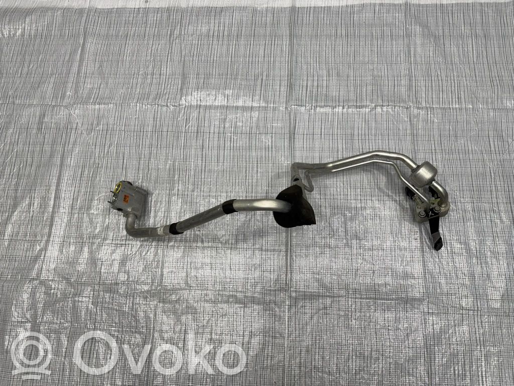 Volvo XC90 Ilmastointilaitteen putki (A/C) 
