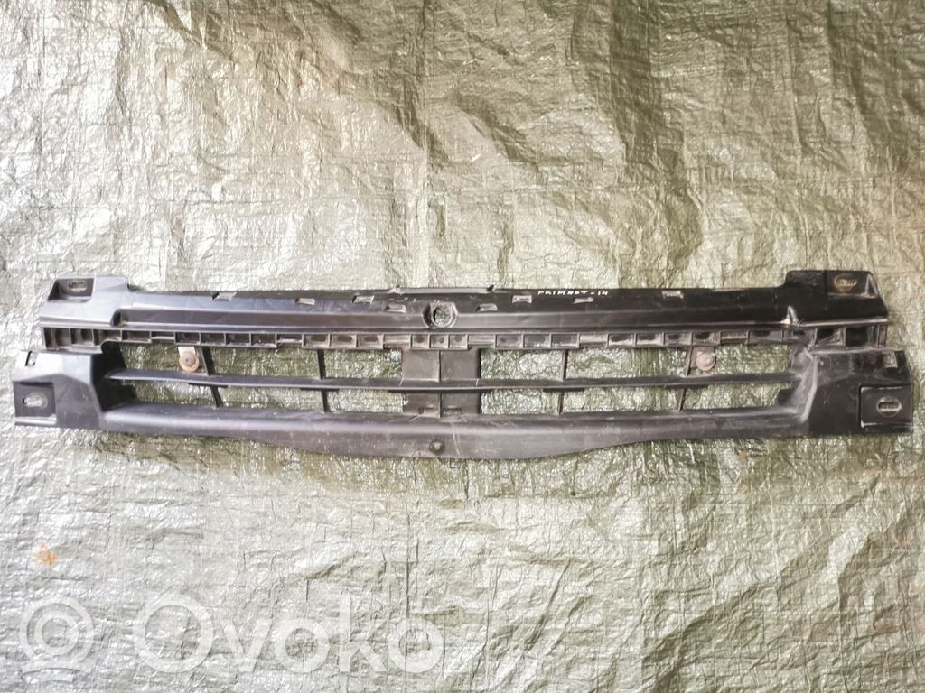 Nissan Primastar Maskownica / Grill / Atrapa górna chłodnicy 