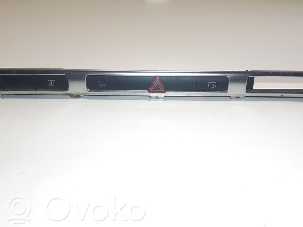 Audi A8 S8 D3 4E Hazard light switch 