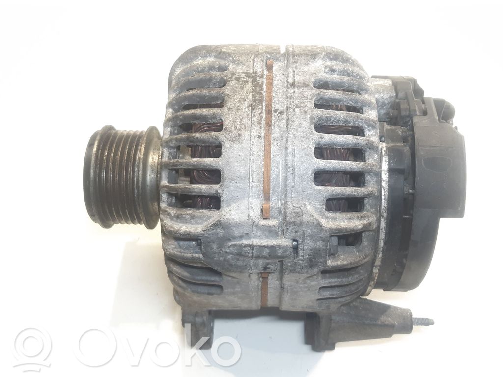 Volkswagen PASSAT B6 Alternator 