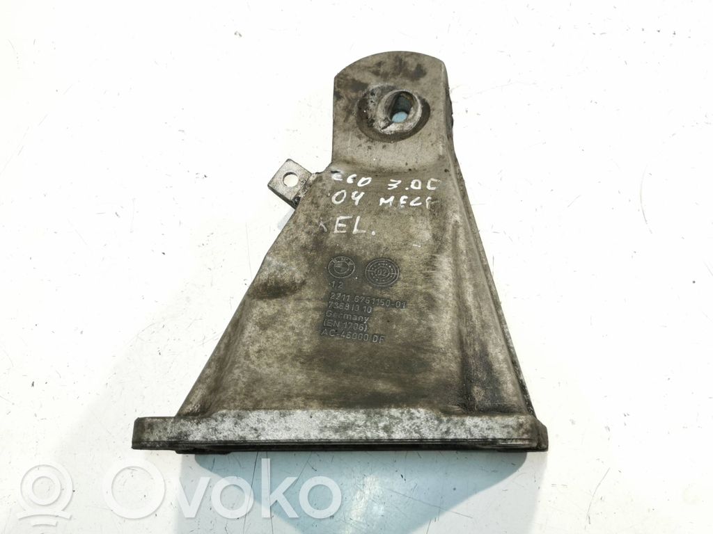 BMW 5 E60 E61 Engine mounting bracket 