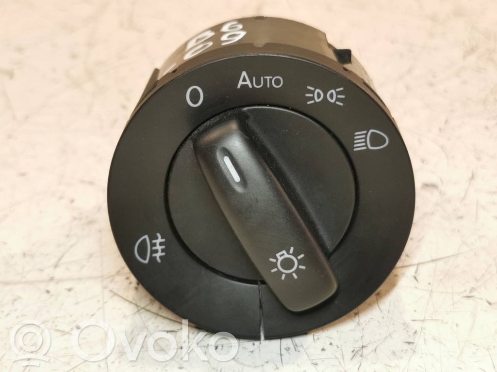 Volkswagen PASSAT B6 Light switch 