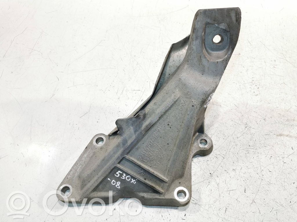 BMW 5 E60 E61 Variklio tvirtinimo kronšteinas 