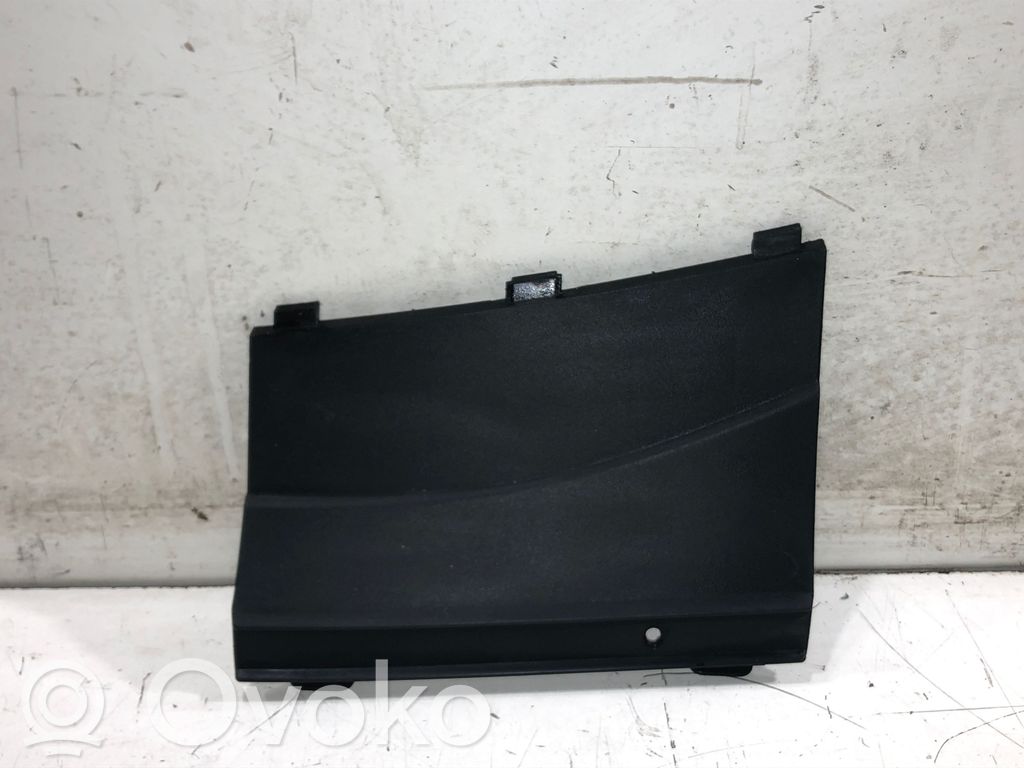 Toyota Avensis T270 Wiper trim 