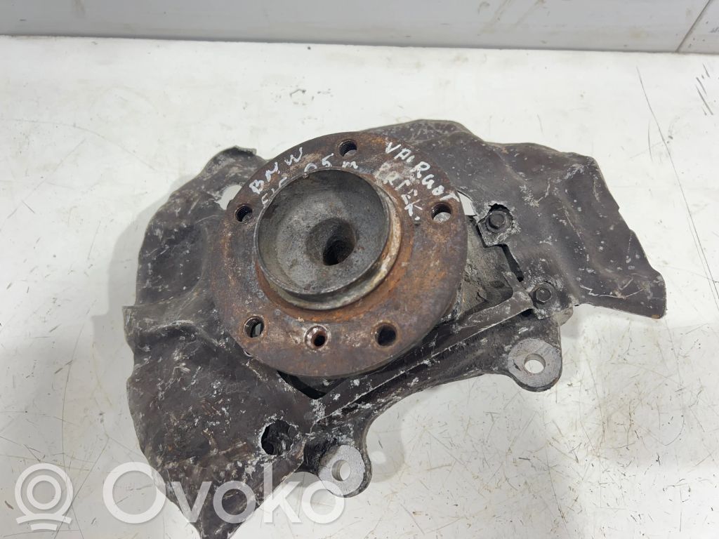 Front wheel hub   6760953L