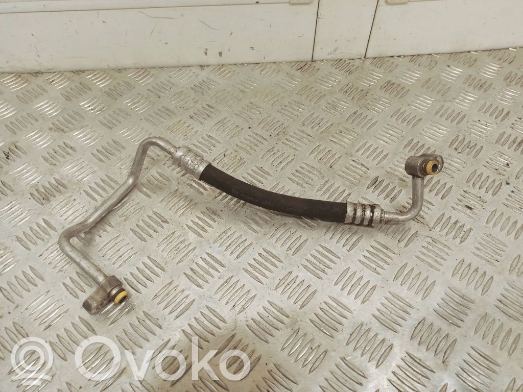 BMW 5 E60 E61 Ilmastointilaitteen putki (A/C) 