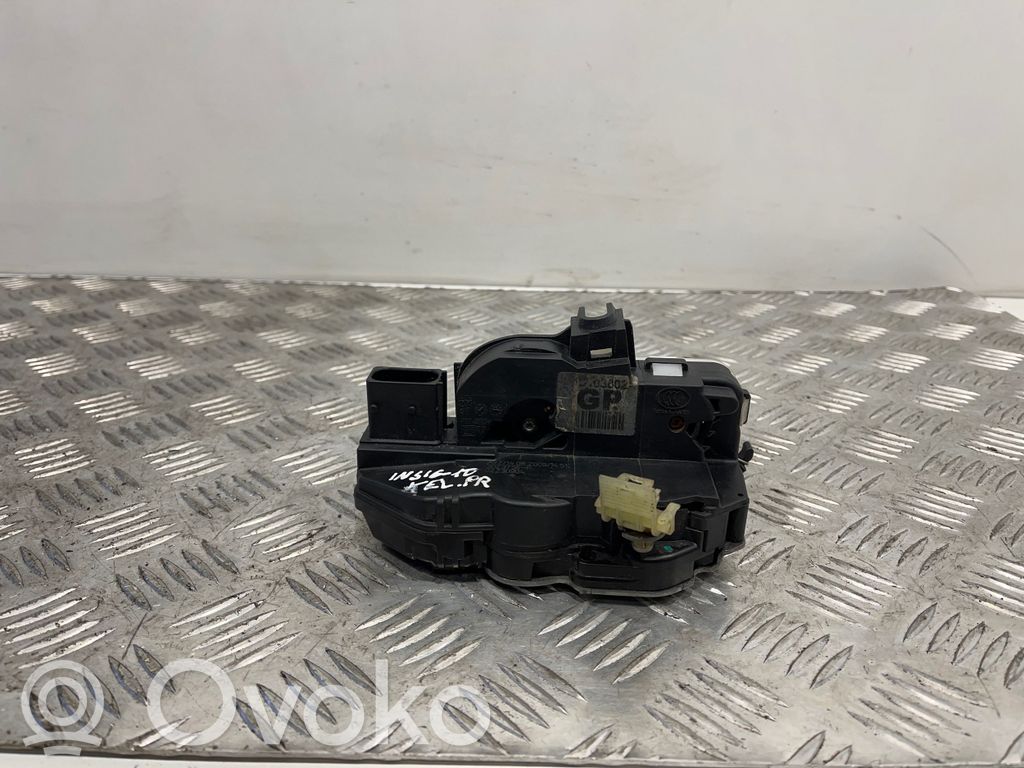 Opel Insignia A Zamek drzwi przednich 