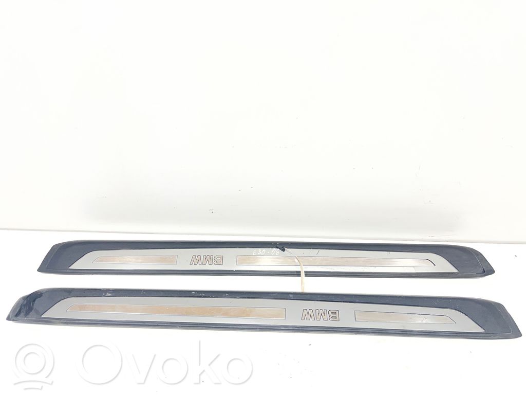 BMW 6 E63 E64 Priekinio slenksčio apdaila (vidinė) 