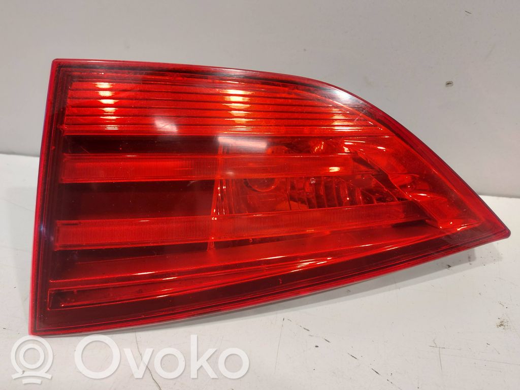 Lampy tylnej klapy bagażnika   2990114,03426500,1110411835