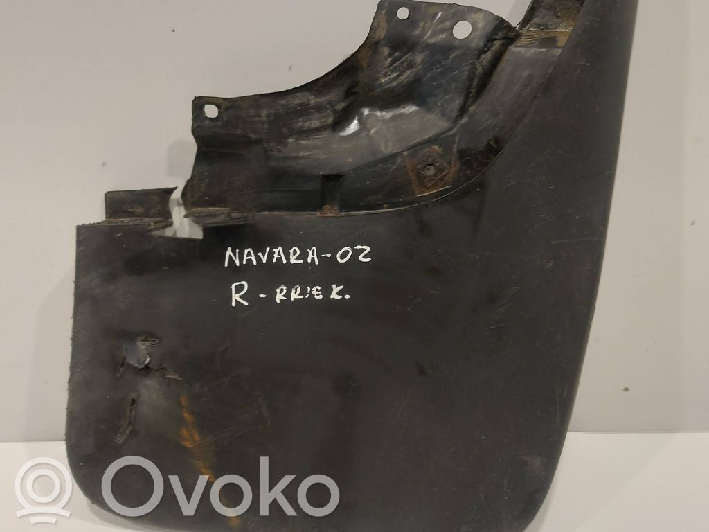 Nissan Navara D22 Apărătoare noroi față 