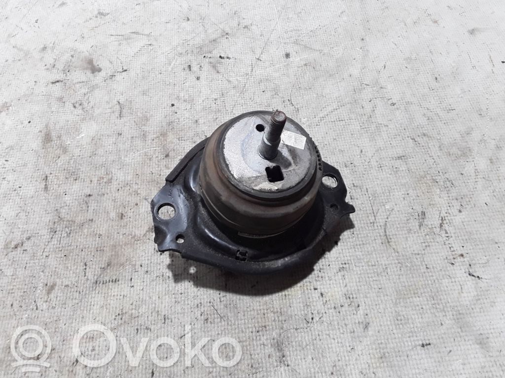 Dzinēja spilvens   68252522AA