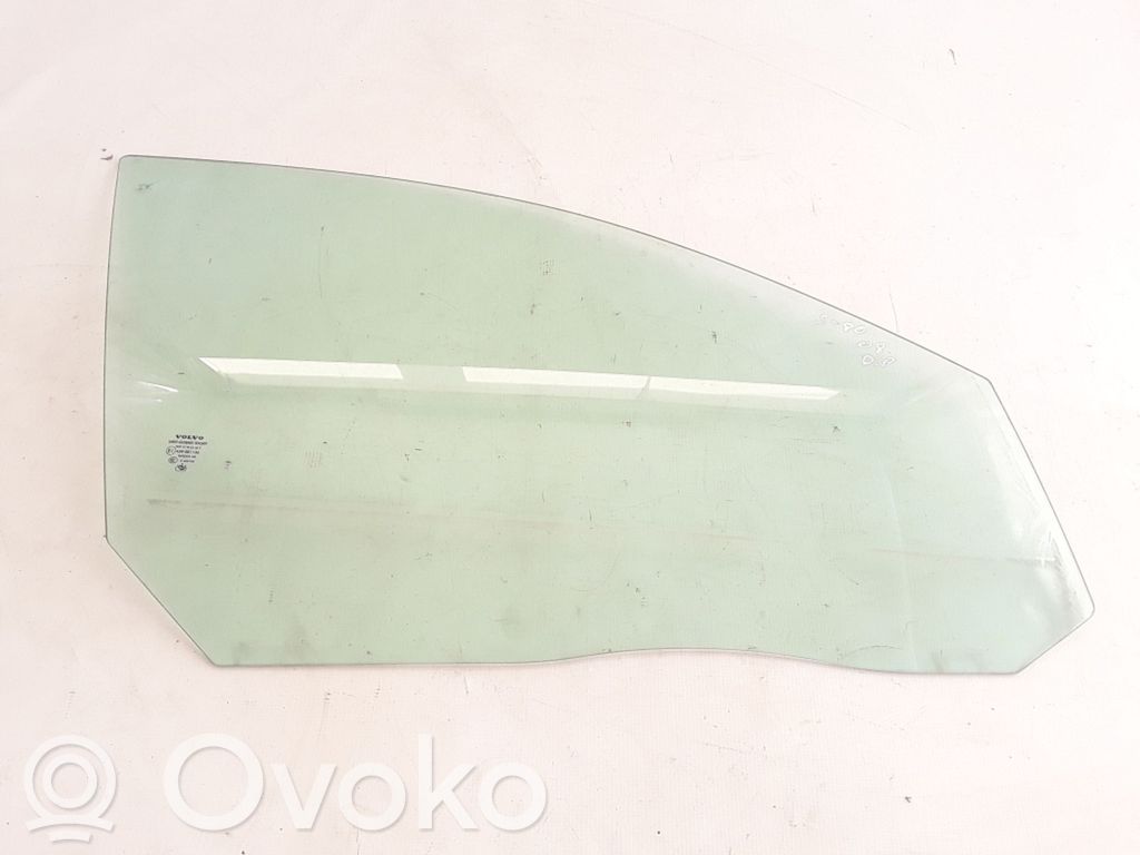 Volvo S80 Front door window glass four-door 