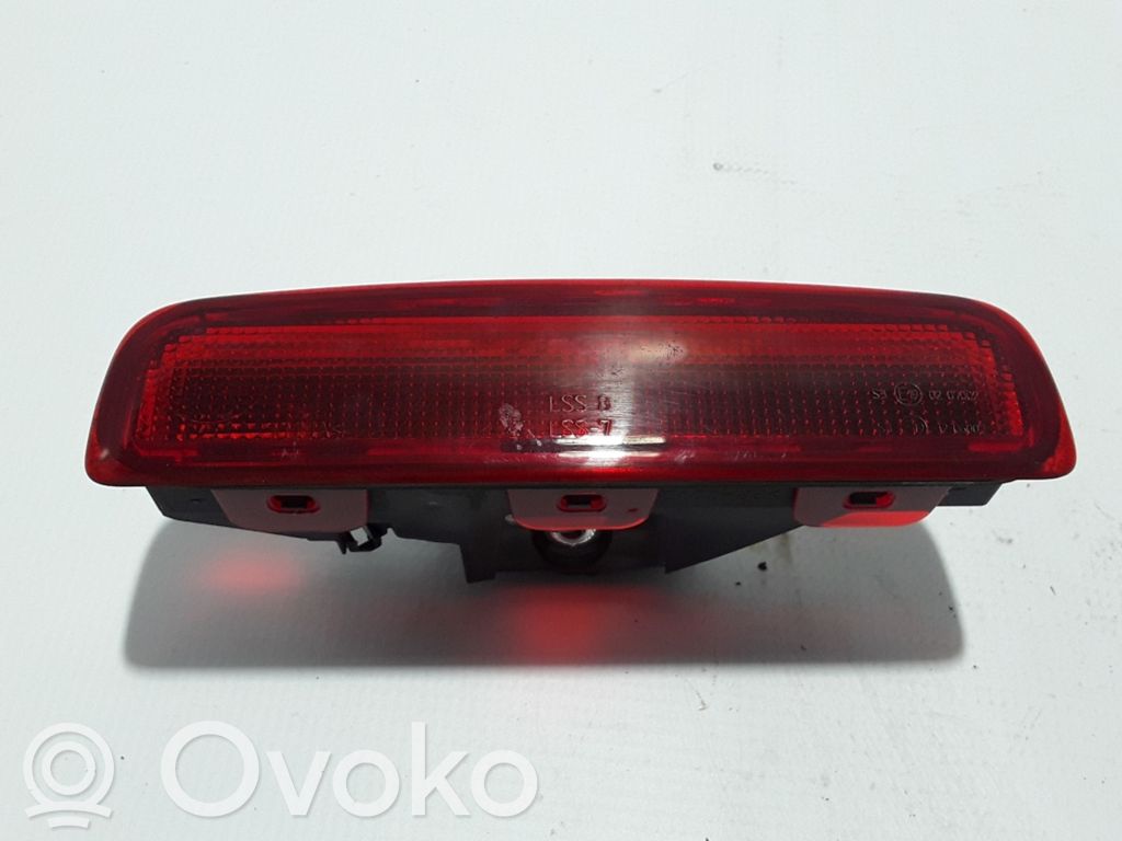 Dacia Dokker Third/center stoplight 