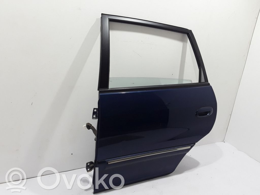 KIA Carens I Puerta trasera 