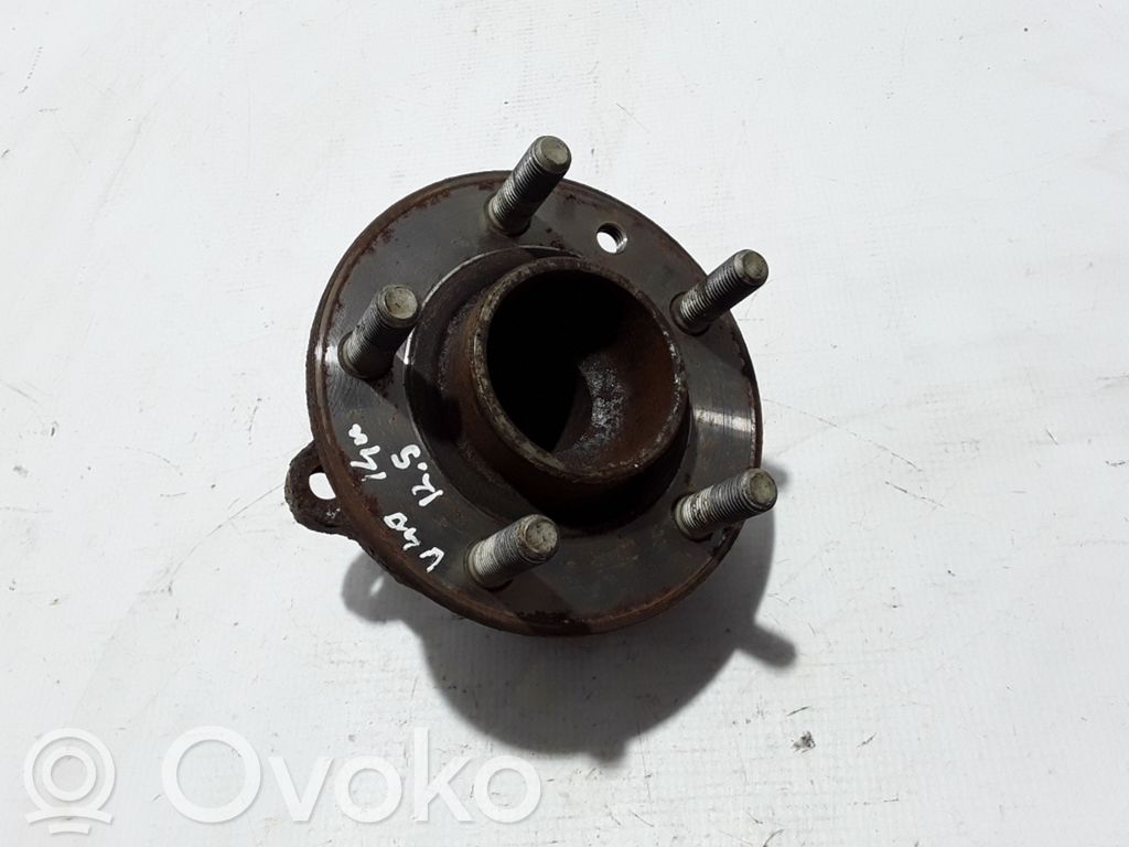 Volvo V40 Cubo de rueda trasera 