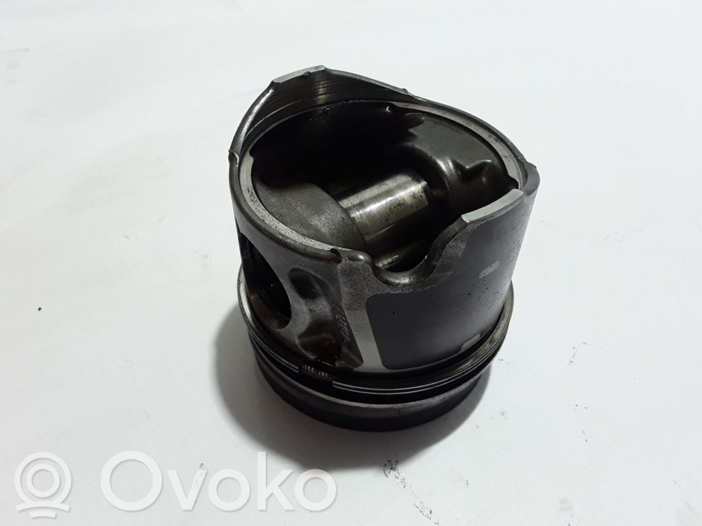 Volvo V50 Pistón con biela 