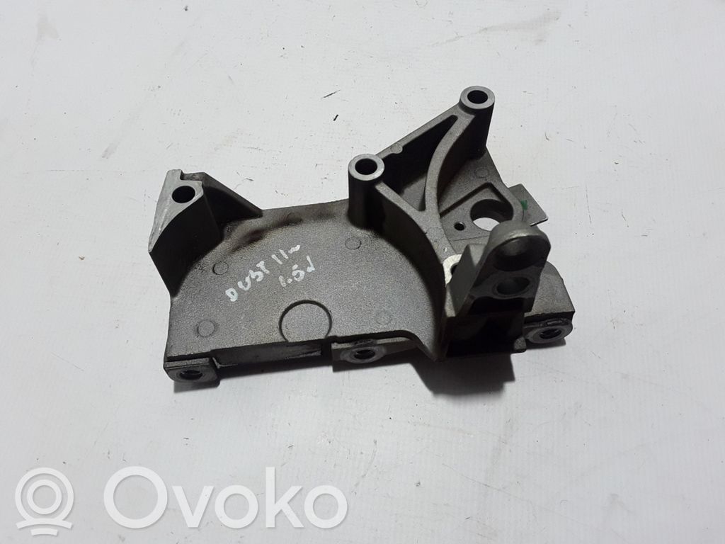 Dacia Duster Engine mounting bracket 