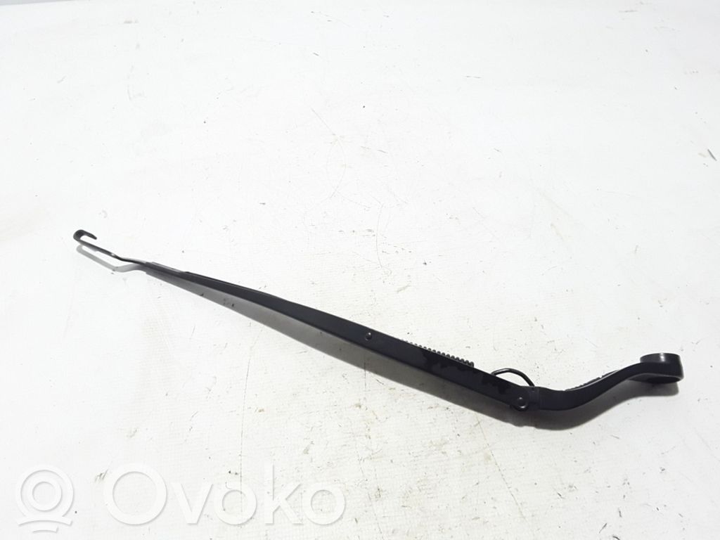 Chrysler Pacifica Front wiper blade arm 
