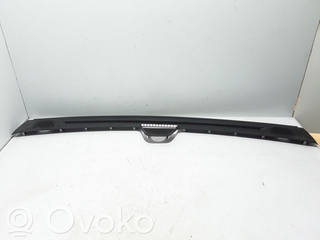 Chrysler Pacifica Panel trim 