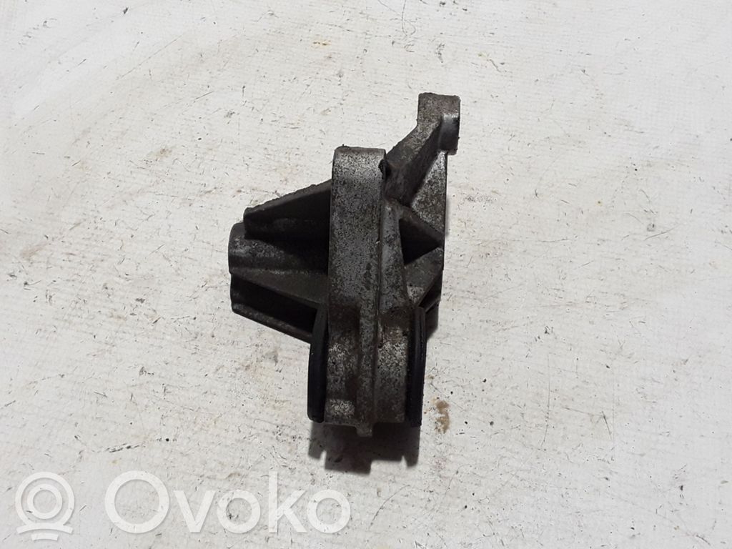 Volvo S40 Engine mounting bracket 