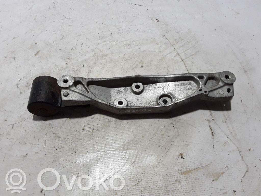 Volvo XC60 Rear differential/diff mount bracket 