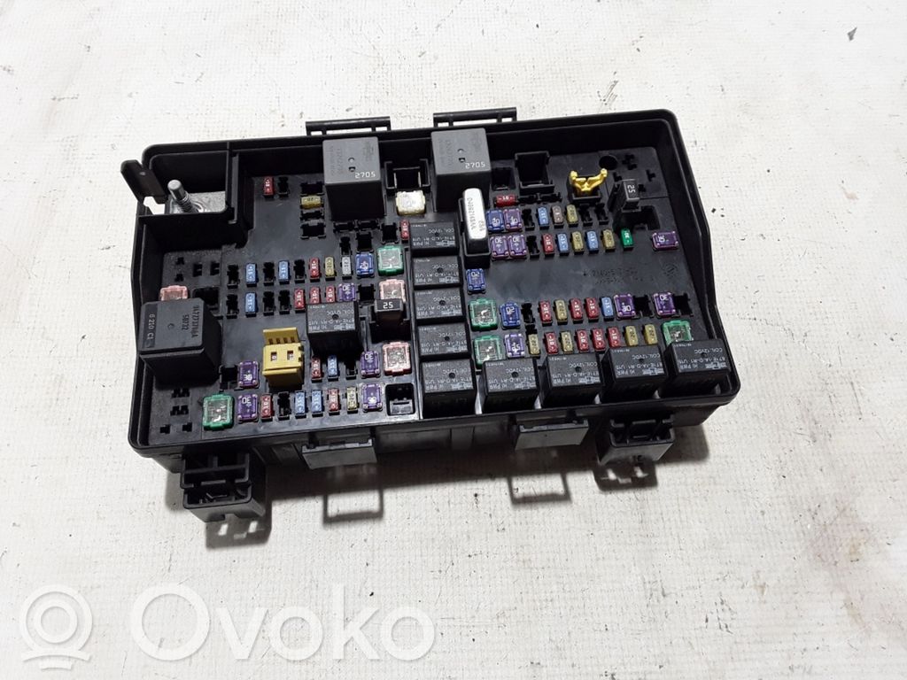Dodge Durango Fuse module 