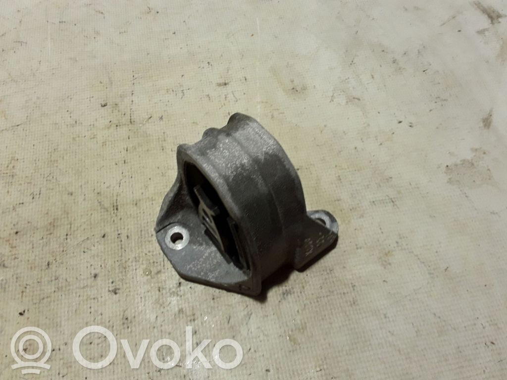 Volvo XC60 Engine mount bracket 